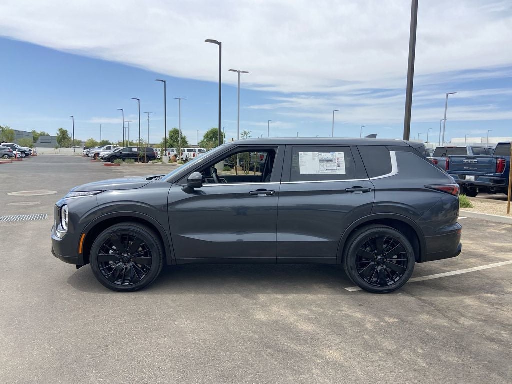 2026 Mitsubishi Outlander LE
