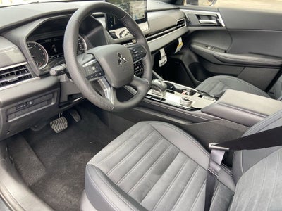 2026 Mitsubishi Outlander LE