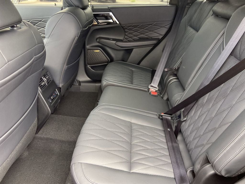 2026 Mitsubishi Outlander Black Edition