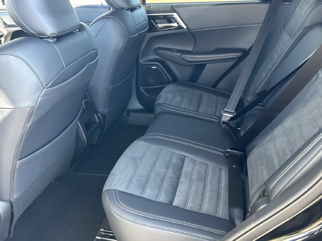 2026 Mitsubishi Outlander PHEV SE