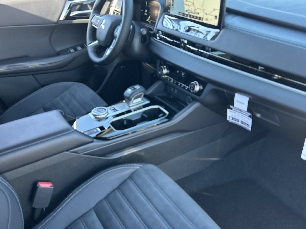 2026 Mitsubishi Outlander PHEV SE