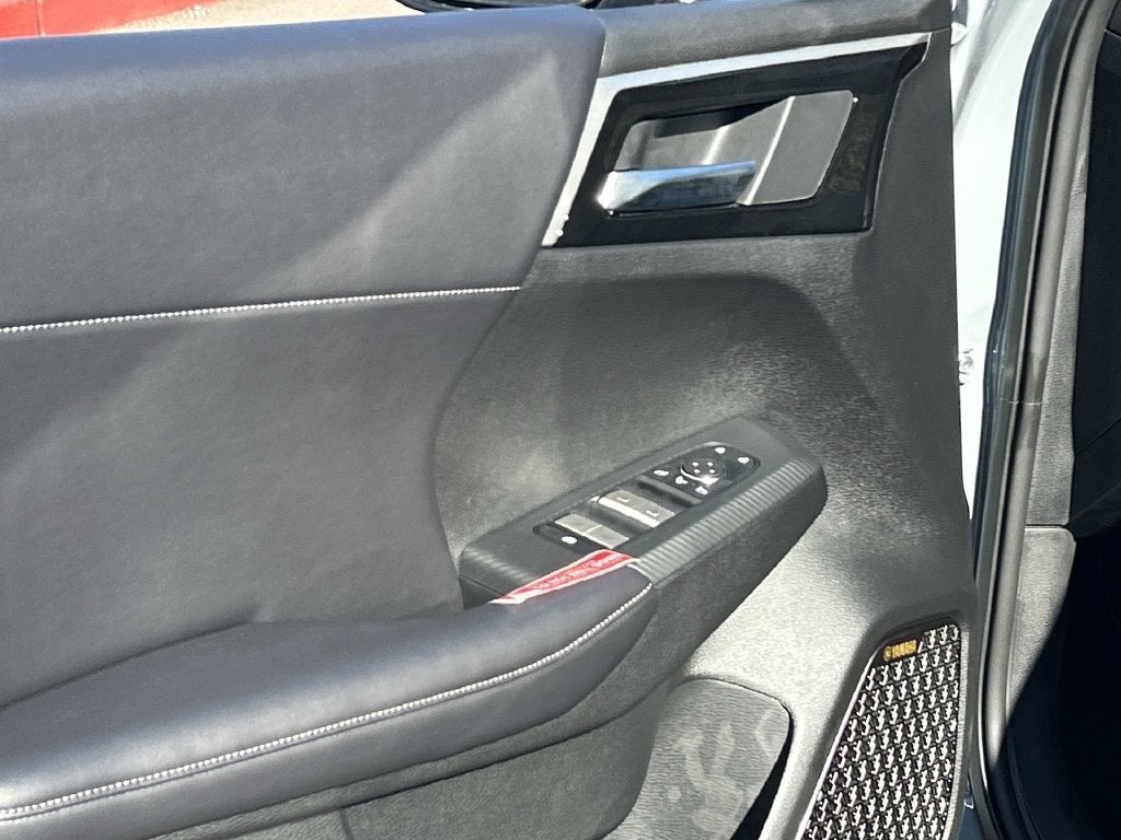 2026 Mitsubishi Outlander PHEV SE Tech Package
