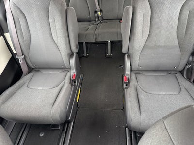 2023 Kia Carnival LX