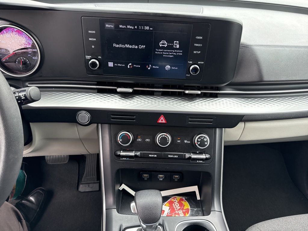 2023 Kia Carnival LX