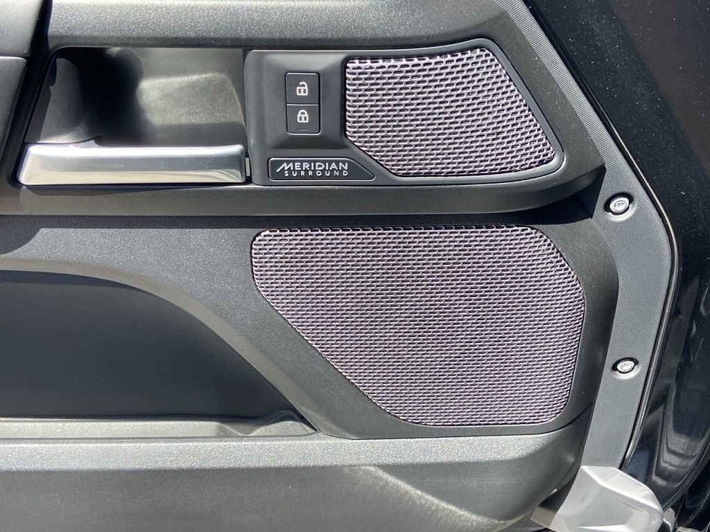 2023 Land Rover Defender 110 V8