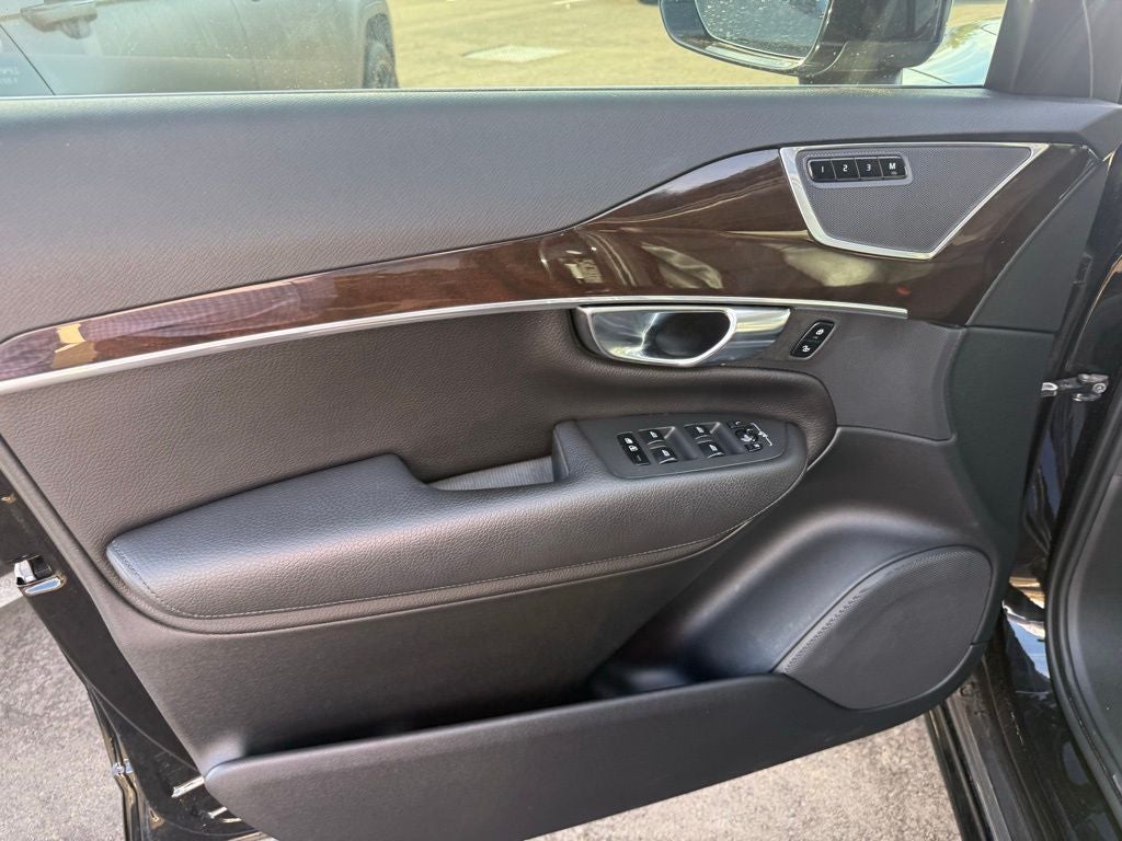 2019 Volvo XC90 T6 Momentum