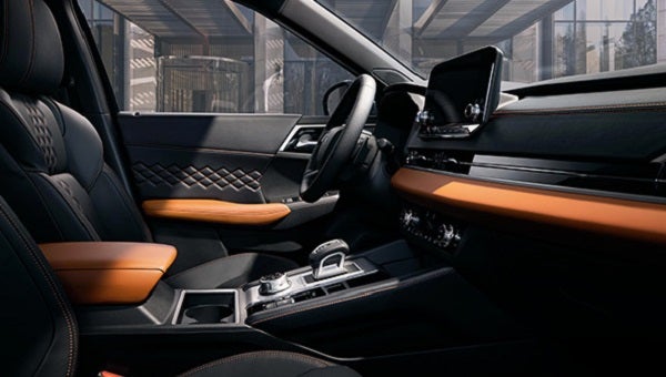 2023 Outlander Interior | Yates Mitsubishi in Goodyear AZ